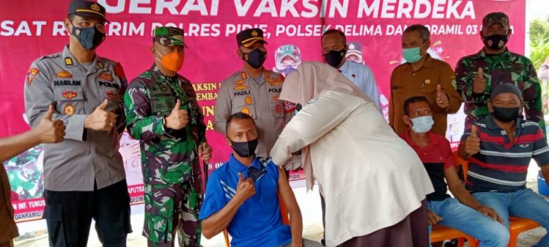 Pelaksanaan Vaksinasi Merdeka dalam rangka menyambut hari Sumpah Pemuda ke-93 2021, yang perdana berlangsung di Mapolsek Delima, diikuti lebih 500 peserta dari 44 Gampong di Kecamatan Delima serta warga wilayah lain