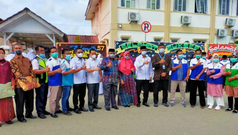 Deklarasi Desa (Open Defication Free) ODF dihadiri oleh Perwakilan Unicef Wilayah Aceh Eko Widodo, ST., MT., Para Dokter dan tenaga medis di lingkup RSUD Simeulue, Para camat, serta para Kepala Desa penerima piagam penghargaan