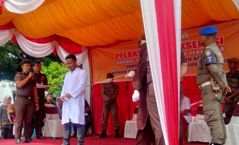 Eksekusi cambuk terhadap terpidana 