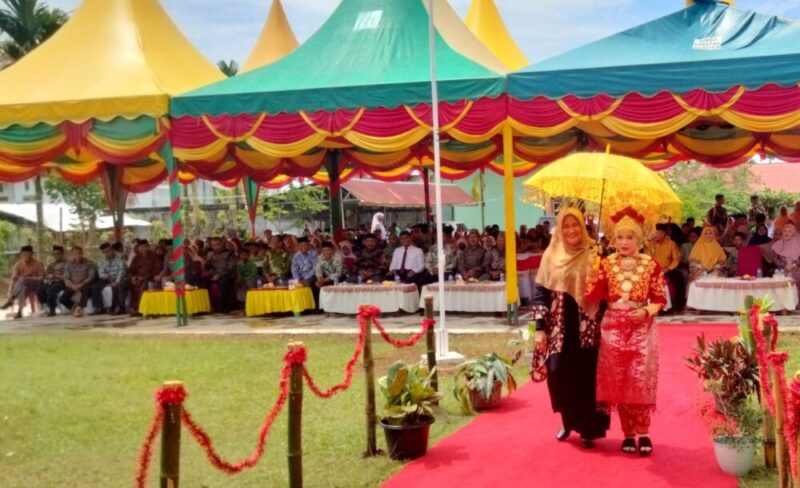 Kepala Dinas Pendidikan dan Kebudayaan Abdya, Gusvizarni saat menutup kegiatan ISSAC MTSN 4 Abdya 