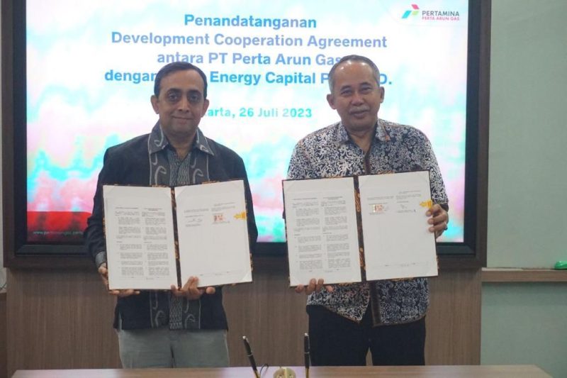 Ditandangani oleh President Director PAG, Bara Ilmarosa dan Managing Director ARC, Dr. Muthu Chezhian, DCA ini merupakan hasil dari penandatanganan Memorandum of Understanding (MoU) antara PAG and AEC pada Januari 2023 terkait dengan eksplorasi perkembangan gas dan energi besar. (Foto : Humas PAG)