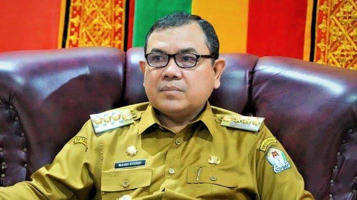 Bupati Aceh Barat, Drs Mahdi Efendi. 