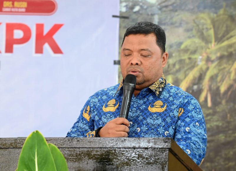 Sekdakab Aceh Besar, Drs Sulaimi MSi memberikan sambutan sekaligus membuka Musrenbang RKPD Aceh Besar Tahun 2025 kecamatan Kuta Baro, di Aula Kantor Camat Kuta Baro, Aceh Besar, Senin (18/03/2024).