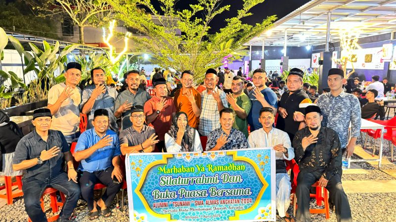 Jalin Silaturahmi, Alumni SMAN 1 Tanah Luas Adakan Buka Puasa Bersama. 