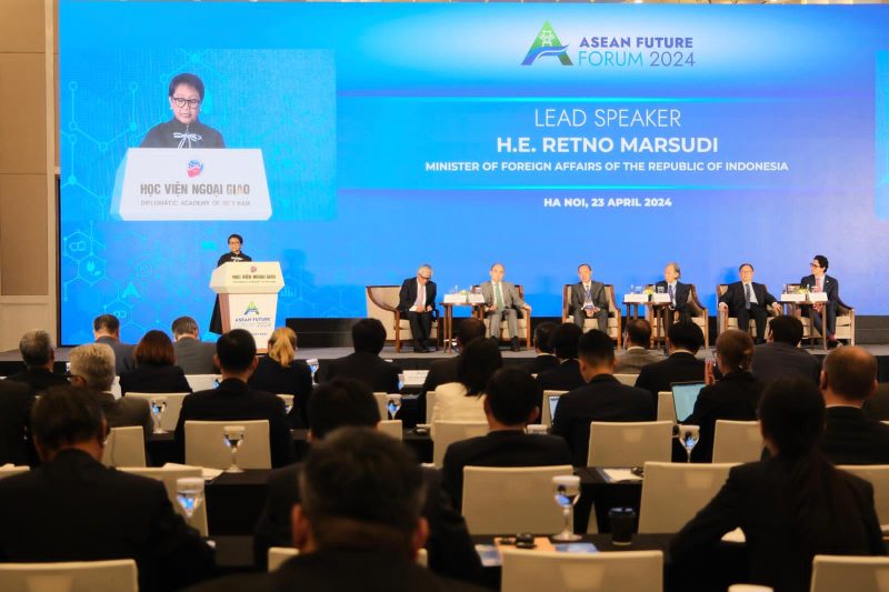 Foto : Menteri Luar Negeri Retno Marsudi diundang menjadi salah satu pembicara kunci pada ASEAN Future Forum di Hanoi,Vietnam(24/4/2024). Farid Ismullah/Noa.co.id/HO-Kemlu RI