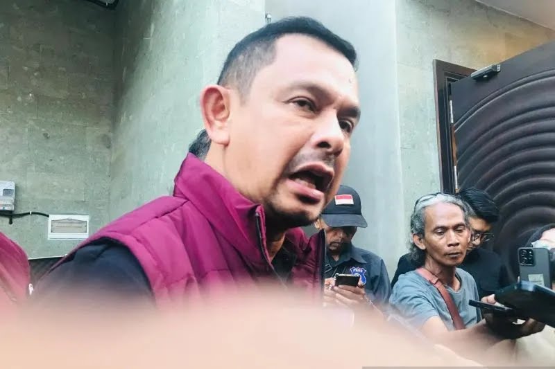 Direktur Tindak Pidana Narkoba Bareskrim Polri Brigjen Pol. Mukti Juharsa memberikan keterangan terkait pengungkapan kasus pabrik narkoba di Villa Sunny, Desa Tibubeneng, Kuta Utara, Kabupaten Badung, Bali, Senin (13/5/2024). (ANTARA/Rolandus Nampu)