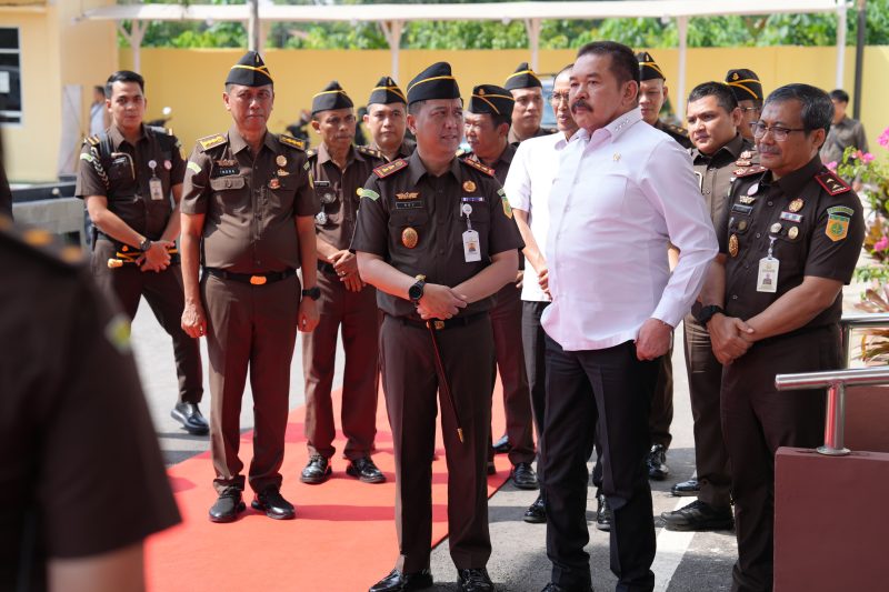 Kunjungan Kerja Jaksa Agung ST Burhanuddin (Kedua Kanan) di Wilayah hukum Kejati Sumsel, Selasa 07/05/2024 | Ho-Kapuspenkum Kejagung RI