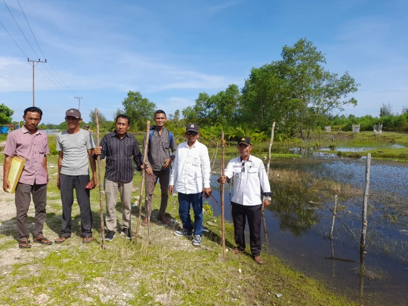 Verifikasi Lapangan dan Pematokan Titik Awal TORA di Kecamatan Kuala Baru Kabupaten Aceh Singkil, Rabu(29/5/2024). (Foto : Ari sardi Gustidinata/ NOA.co.id)