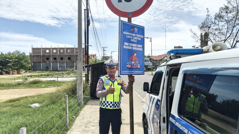 Polres Lhokseumawe Gencar Kampanyekan Tertib Lalu Lintas di Kawasan KTL. Foto: NOA.co.id