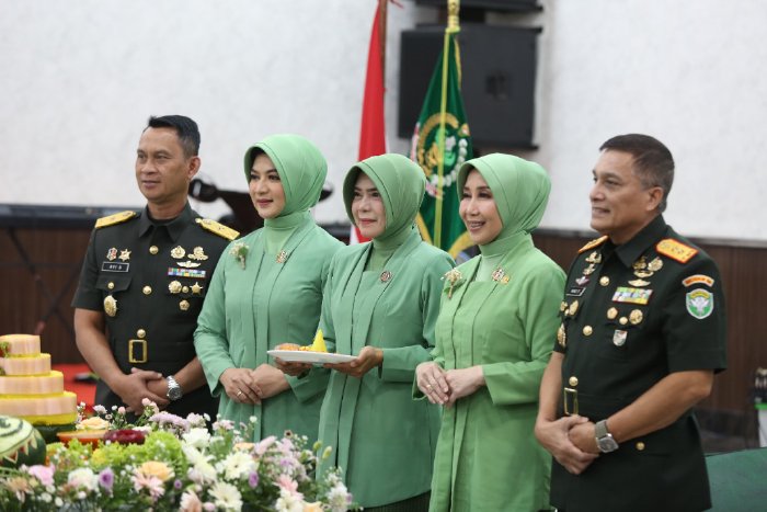 Pangdam IM, Walikota Jenderal TNI Niko Fahrizal menghadiri acara Syukuran HUT ke-78 Persit Kartika Chandra Kirana 2024, di Aula Malahayati Lt.2, Makodam Iskandar Muda, Jumat (3/5/2024). (FOTO: ACEHPROV.GO.ID)