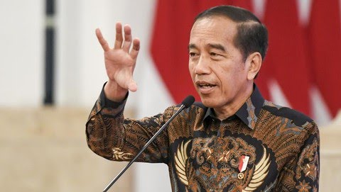 Presiden Joko Widodo (Jokowi) sudah memanggil Kapolri Jenderal Listyo Sigit Prabowo karena isu penguntitan Jampidsus Febrie Adriansyah. (ANTARA FOTO/Hafidz Mubarak A)