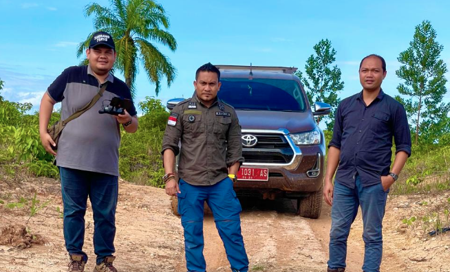 Penyidik Kejaksaan Tinggi (Kejati) Aceh bersama Auditor Inspektorat provinsi setempat, melakukan pemeriksaan langsung ke lapangan (Foto: noa.co.id/FA)