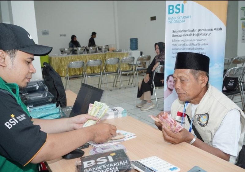 Transaksi Riyal di BSI Naik 57,18% Pada Musim Haji 2024. Foto: dok. Humas BSI Aceh. 