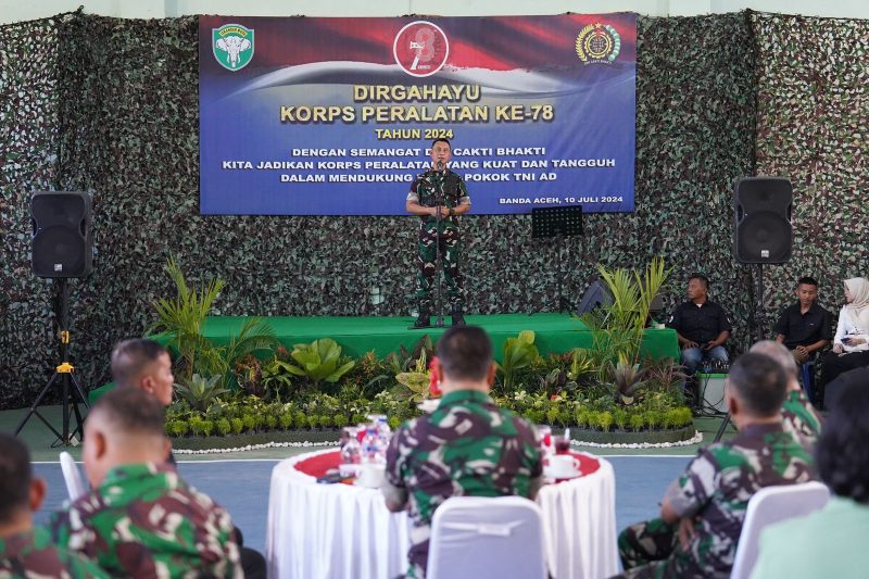 Kasdam IM, Brigjen TNI Ayi Supriatna, S.I.P., M.M. saat menyampaikan sambutannya pada acara syukuran dalam rangka memperingati Hari Ulang Tahun (HUT) Korps Peralatan Angkatan Darat (Palad) ke-78 di MAGUDPALRAH markas gudang peralatan daerah IM , Jum'at (19/07/2024). Foto: NOA.co.id