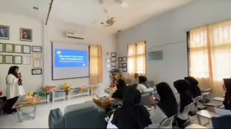 Para peserta mengikuti kegiatan Bimtek Guru Utama RBD Aceh, Kabupaten Aceh Besar di Aula Dekranasda, Gampong Gani, Kecamatan Ingin Jaya, Aceh Besar, Senin (22/07/2024). Foto: MC Aceh Besar