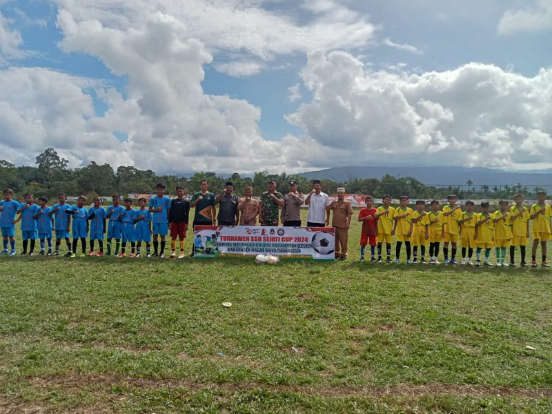 Pembukaan Turnamen Sepakbola SSB SEJATI CUP 2024 Tingkat SD/MI Se-Kecamatan Beutong, Seunagan dan Seunagan Timur Tahun 2024. Foto: Aprizali Munandar/NOA.co.id