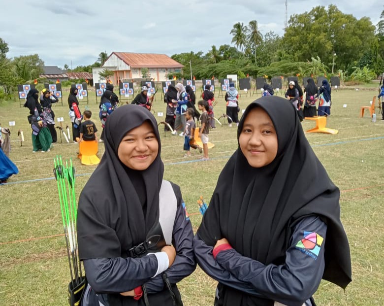 Shaqina Mutiara Fhonna dan Meronaliska Ar-Rahmi Pelajar Putri Asal Aceh Barat berhasil meraih prestasi Sains Pelajar Se-Indonesia, Jakarta. Foto : Dok.Pribadi