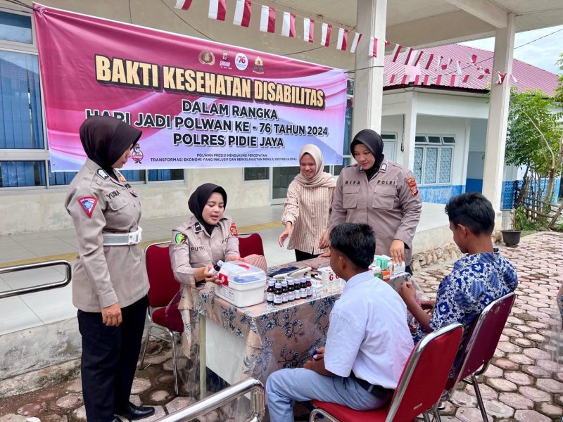 Peringati Hari Jadi Polwan Ke 76, Polres Pidie Jaya Gelar Bakti Kesehatan Disabilitas. Foto: Humas Polres Pidie Jaya