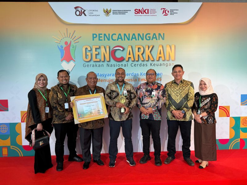 Bank Aceh meraih penghargaan Financial Literacy Award 2024 Kategori PUJK Teraktif, Jakarta, Kamis (22/8/2024). (Foto : Humas Bank Aceh).