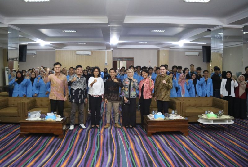 Kegiatan kuliah umum secara serentak telah dilaksanakan untuk yang ketiga kalinya sejak 2022 bekerja sama dengan civitas akademika di 38 provinsi di seluruh Indonesia, Jakarta, Selasa (20/8/2024). (Foto : Kemlu RI)