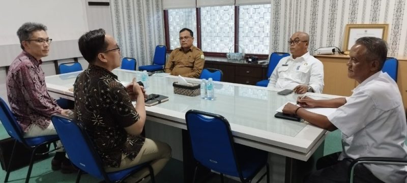 kunjungan Konsulat Jenderal Jepang di Medan Ke BPBA, Kagami Kazuya (Kedua  Kiri)di ruang rapat Kalak, Selasa (27/8/2024). (Foto : BPBA)