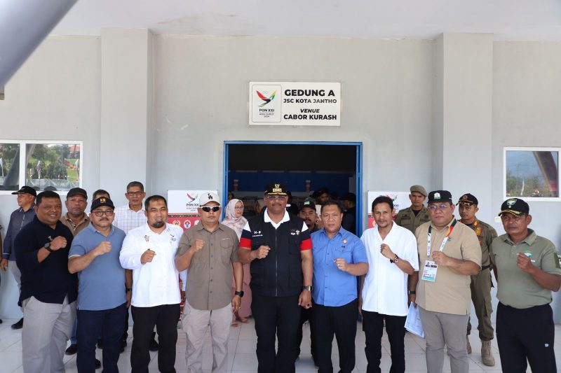 Foto bersama usai peninjauan venue PON XXI Aceh-Sumut tahun 2024, venue Cabor Kurash di JSC Kota Jantho, Kabupaten Aceh Besar, Sabtu (31/8/2024). Foto: Prokopim Pemkab Aceh Besar