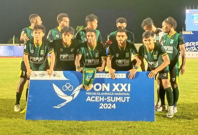 Pemain Papua Pegunungan foto bersama di Stadion Blang Paseeh, Kota Sigli, Kabupaten Pidie, Minggu (8/9/2024) (Foto Amir Sagita.NOA.co.id).