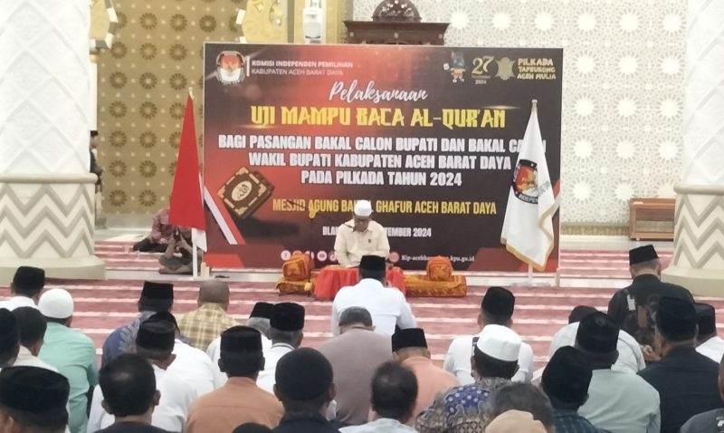 Tes uji mampu baca Al-Qur'an Paslon bupati dan wakil bupati Aceh Barat Daya di masjid Agung Baitul Ghafur. (Foto. Teukunizar/NOA.co.id)