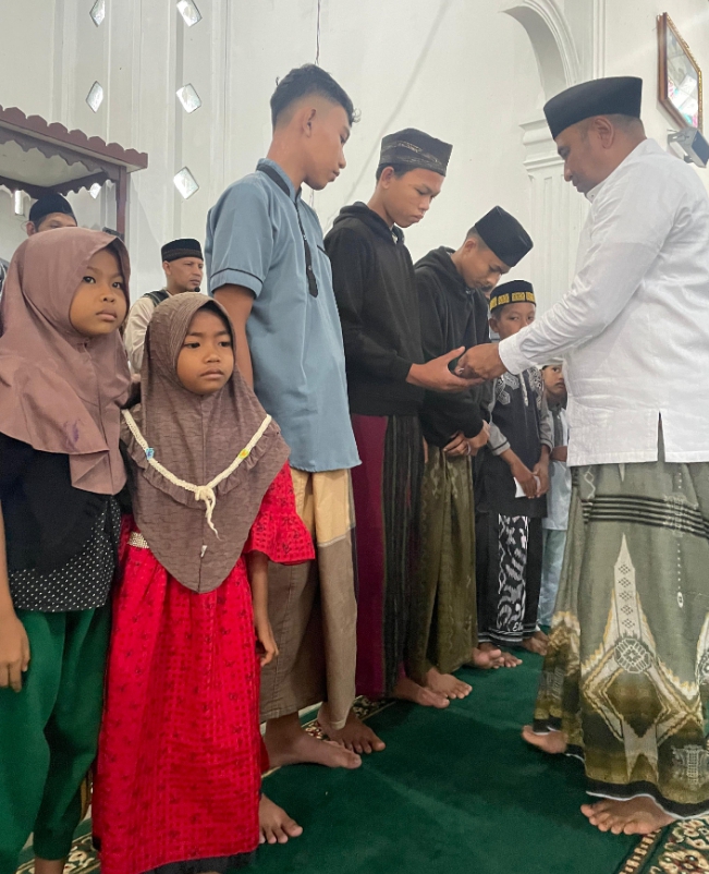 Masyarakat Simpang jernih Ucapan terimakasih PJ Bupati Aceh Timur.Dok:Ist