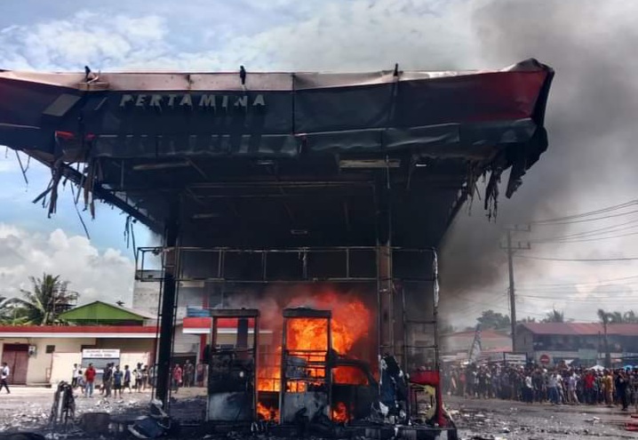 Stasiun Pengisian Bahan Bakar Umum (SPBU-14.327.452) terbakar sekitar pukul 12.00 wib di Kecamatan Simpang Kiri, Kota Subulussalam, Kamis (10/10/2024). (Foto : Dok.Warga).