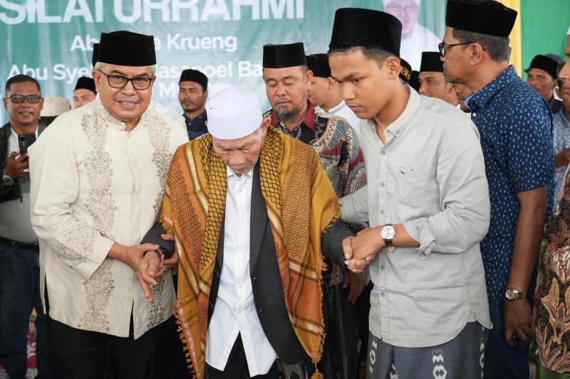 Cagub Bustami Hamzah Silaturahmi dengan Ratusan Ulama dan Ribuan Santri Iradah. Foto: ist