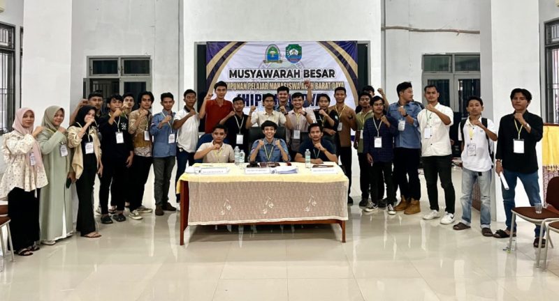 Paguyuban kecamatan kabupaten Aceh Barat Daya mengadakan Musyawarah Besar Himpunan Pelajar Mahasiswa Aceh Barat Daya ke VIII periode 2024-2026, Banda Aceh, Sabtu (19/10/2024). (Foto : Dok. HIPELMABDYA).