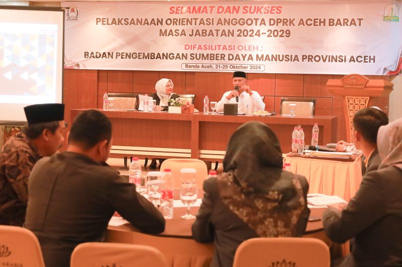 Sekda Tutup Orientasi Anggota DPRK Aceh Barat Masa Jabatan 2024-2029. Foto: Diskominsa Aceh Barat