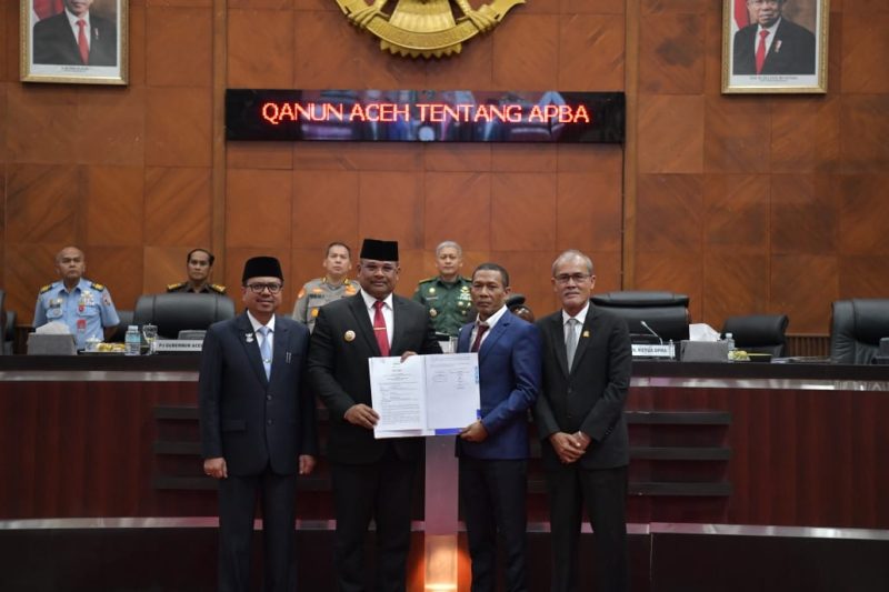 DPRA dan Pemerintah Aceh Sahkan APBA 2025. (Foto: Humas/AHI)