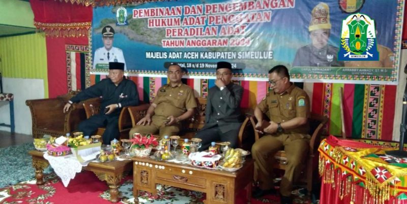 Sekda Kabupaten Simeulue membuka Kegiatan Pembekalan Pembinaan dan pengembangan Hukum adat. Foto : dok. Argamsyah/Noa.co.id