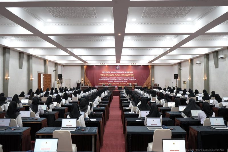 CPNS Kemenkumham Aceh mengikuti Rangkaian dari Seleksi Kompetensi Bidang (SKB) setelah para peserta dinyatakan ujian lulus SKD beberapa waktu yang lalu, Banda Aceh, Kamis(21/11/2024). (Foto : Humas Kanwil Kemenkumham Aceh).