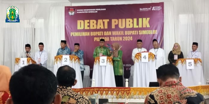 Debat Kandidat Lima Paslon Cabup-Cawabup Simeulue. Foto: dok. Argamsyah/Noa.co.id.