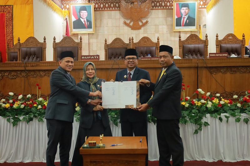 DPRK Aceh Barat Sahkan Qanun APBK 2025. Foto: ist