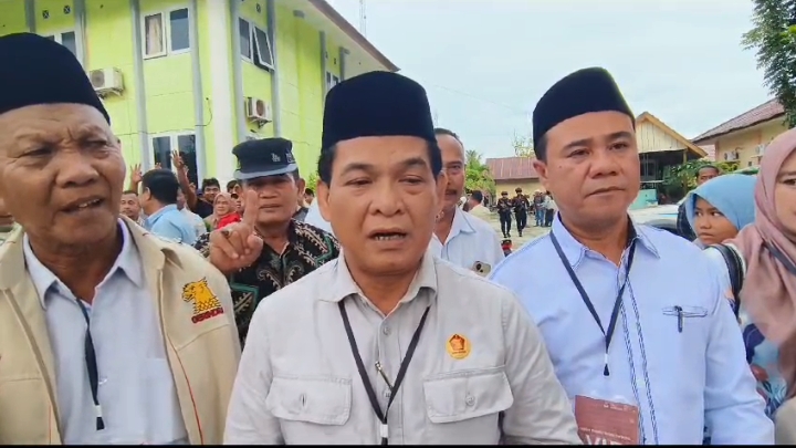 Calon bupati dan wakil bupati Simeulue, Ahmadlyah dan Irwan Suharmi. Foto: dok. Argamsyah/Noa.co.id.