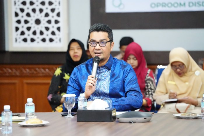 Kepala Dinas Pendidikan Aceh, Marthunis, ST. D.EA., saat membuka sosialisasi program “Sekolah yang Kita Cita-Citakan” untuk satuan pendidikan SMK, Jumat, 1 November 2024. Foto: dok. Humas Disdik Aceh