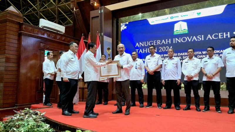 Diskominsa Aceh dinobatkan SKPA Sangat Inovatif Tahun 2024. Foto: dok. Diskominsa Aceh