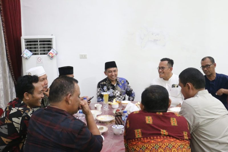 Pj Bupati Pidie Jaya dan Bupati Terpilih Bahas Pembentukan Tim Penyusunan RPJMD. Foto. Dok. Muhammad Rissan/NOA.co.id