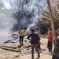 Rumah berkonstruksi kayu milik Ibrahim (76), warga Gampong Mns. Blang Mane, Kecamatan Paya Bakong, Kabupaten Aceh Utara, ludes terbakar, Sabtu pagi, (28/12/2024). Foto: dok. Zubir/NOA.co.id
